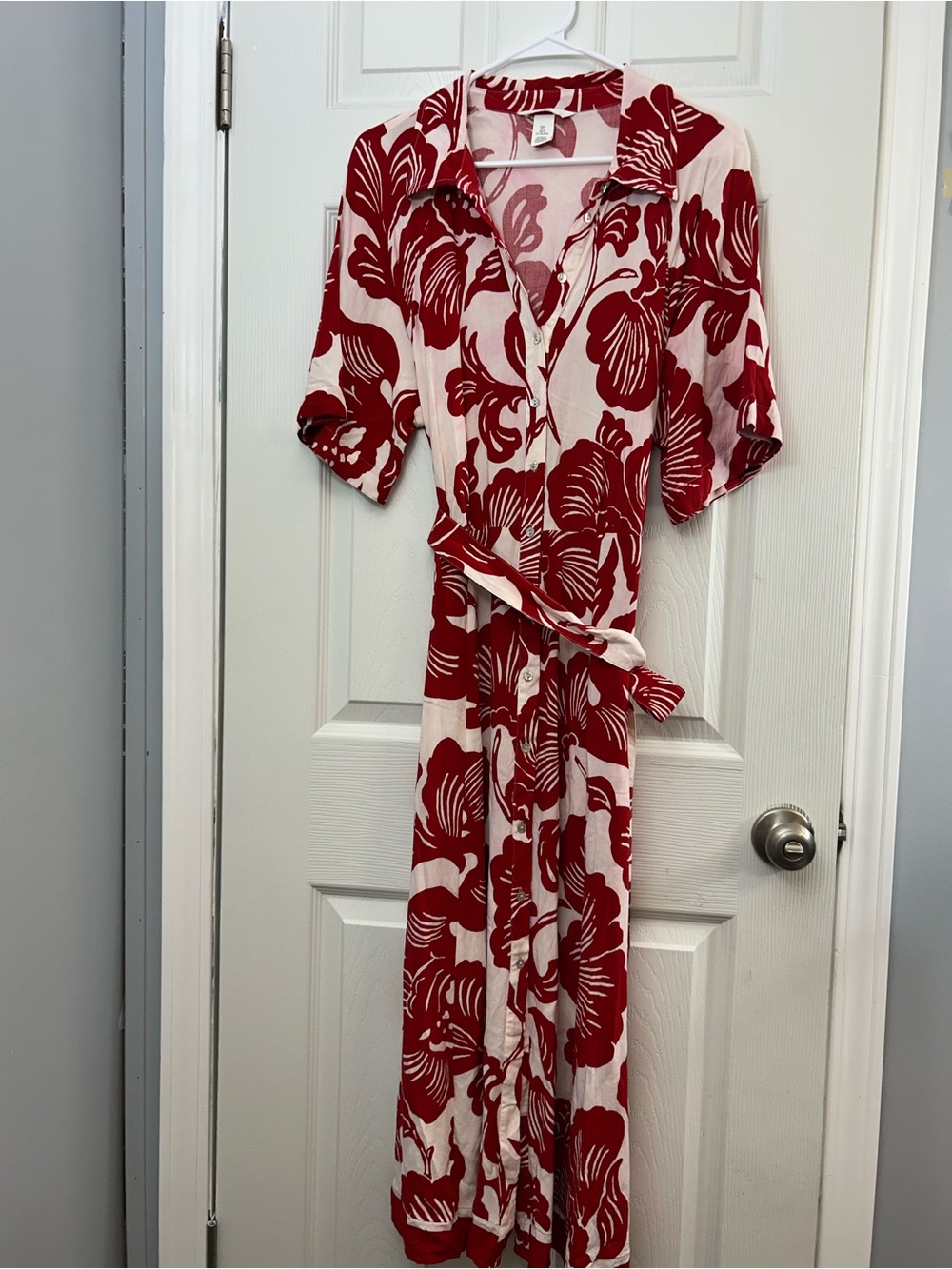 H&M Red Floral Button Down Dress Hawaiian Vibe Boho Maxi Front Belted Dress - Picture 2 of 7